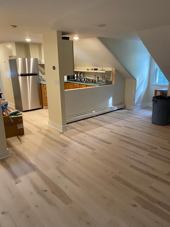 Building Photo - 41 Main St