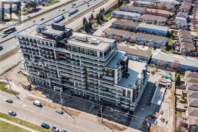 Building Photo - 461 Green Rd