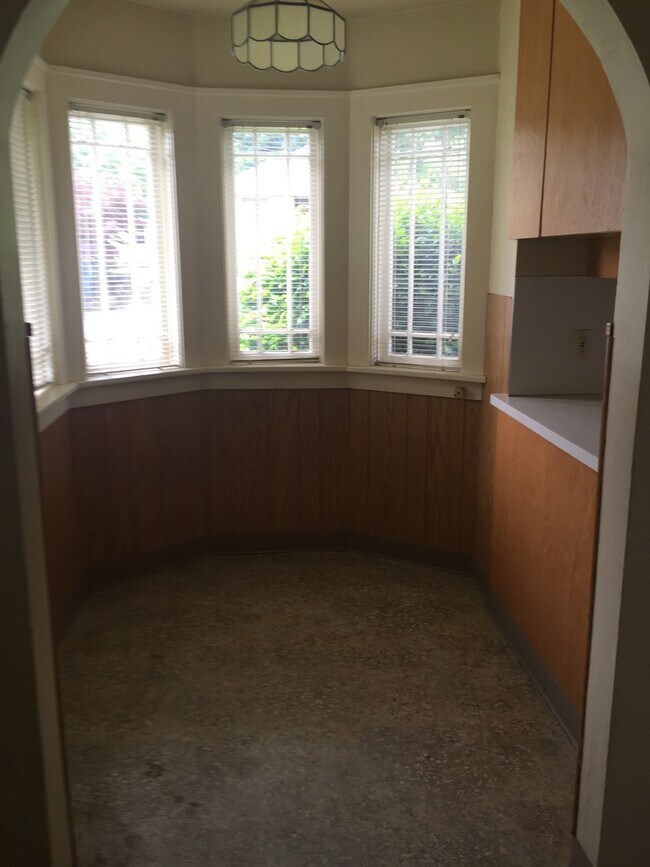 Foto del edificio - Charming Vintage Home for Rent in Camas!