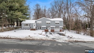 Building Photo - 231 Hudson Ave