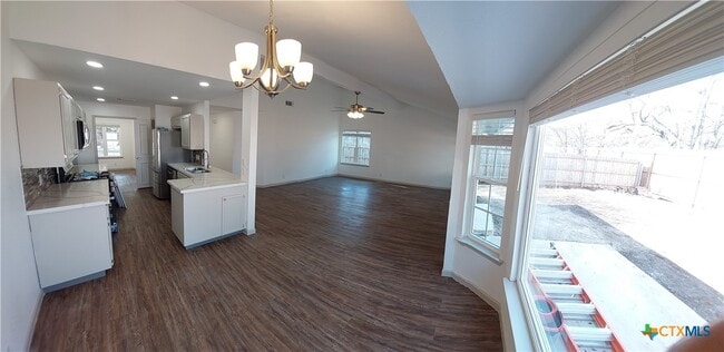 Foto del edificio - 1706 Creek Bend Cir