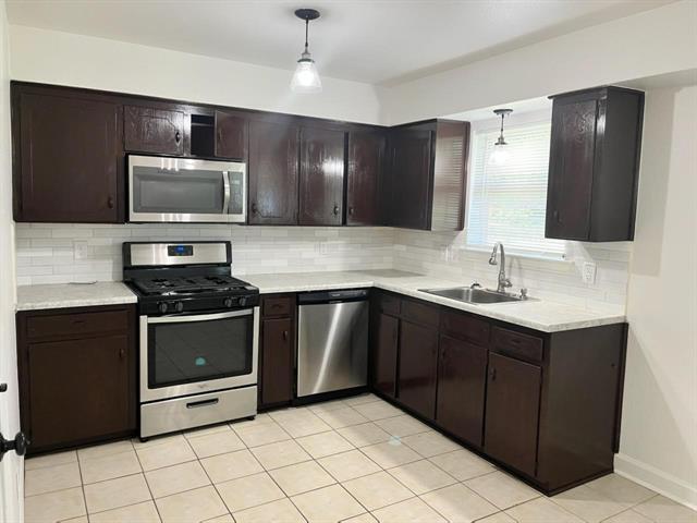 Building Photo - 2912 Brighton Cir