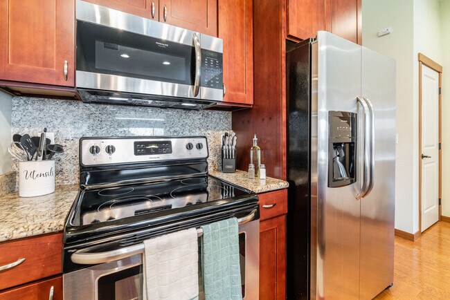 Foto del edificio - Lincoln Square Townhomes