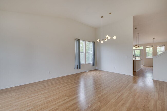 Foto del edificio - Spacious 4 Bed Home for Rent in Mountlake ...