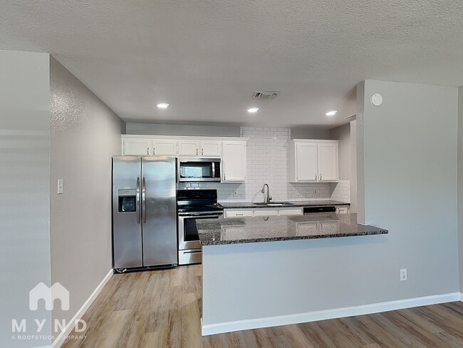 Building Photo - 4892 Masch Branch Rd