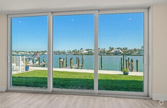 Building Photo - 2500 Gulf Shore Blvd N