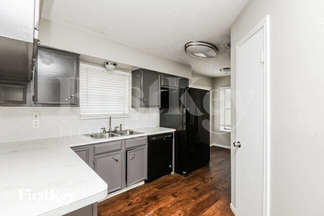 Foto del edificio - 2609 Elder Rd