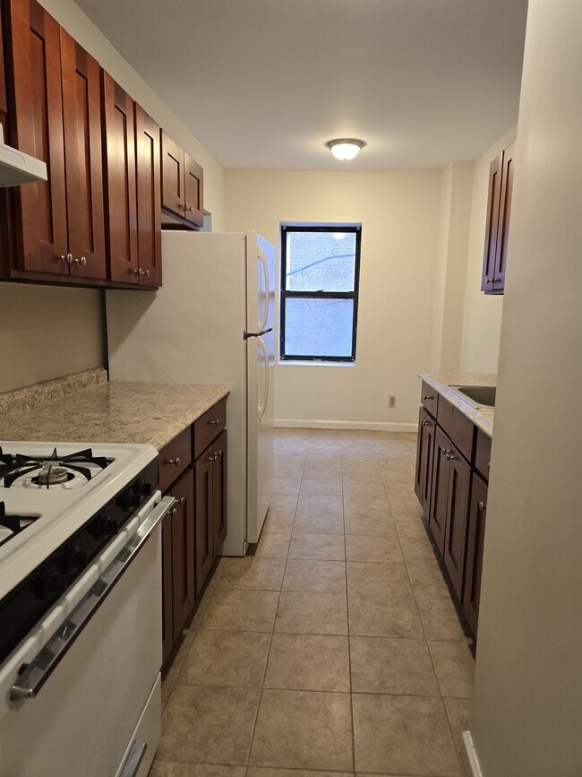 Foto del edificio - 42 Barker Ave