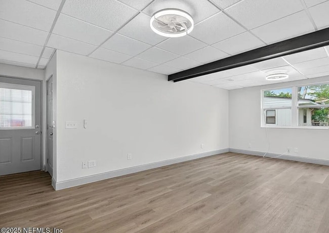 Foto del edificio - 1850 Harvester St