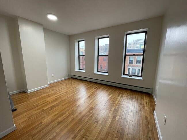 Living Room - 516 W 142nd St
