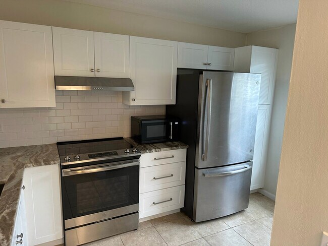 Foto del edificio - 2/2 Townhome available in Jupiter!