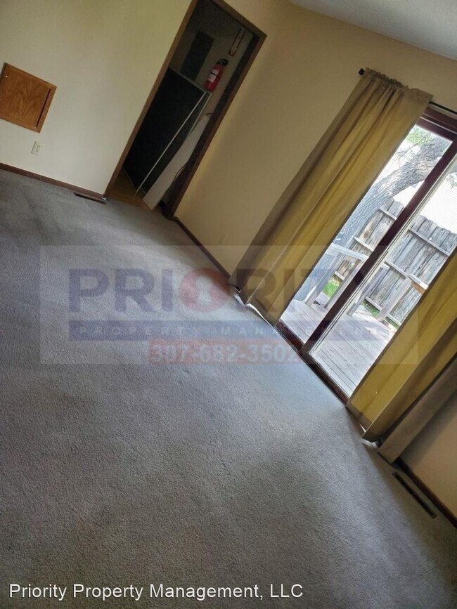 Building Photo - 1 br, 1 bath House - 304 E Converse St