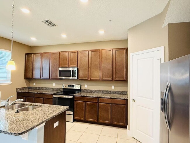 Building Photo - 936 Grand Wildmere Cove