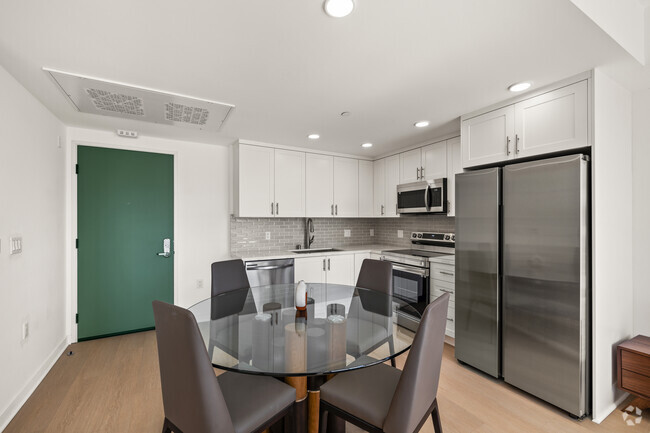 1BR, 1BA - 860SF - Dining Room - The Harper on Beverly