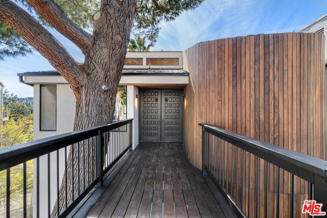 Primary Photo - 5064 Llano Dr