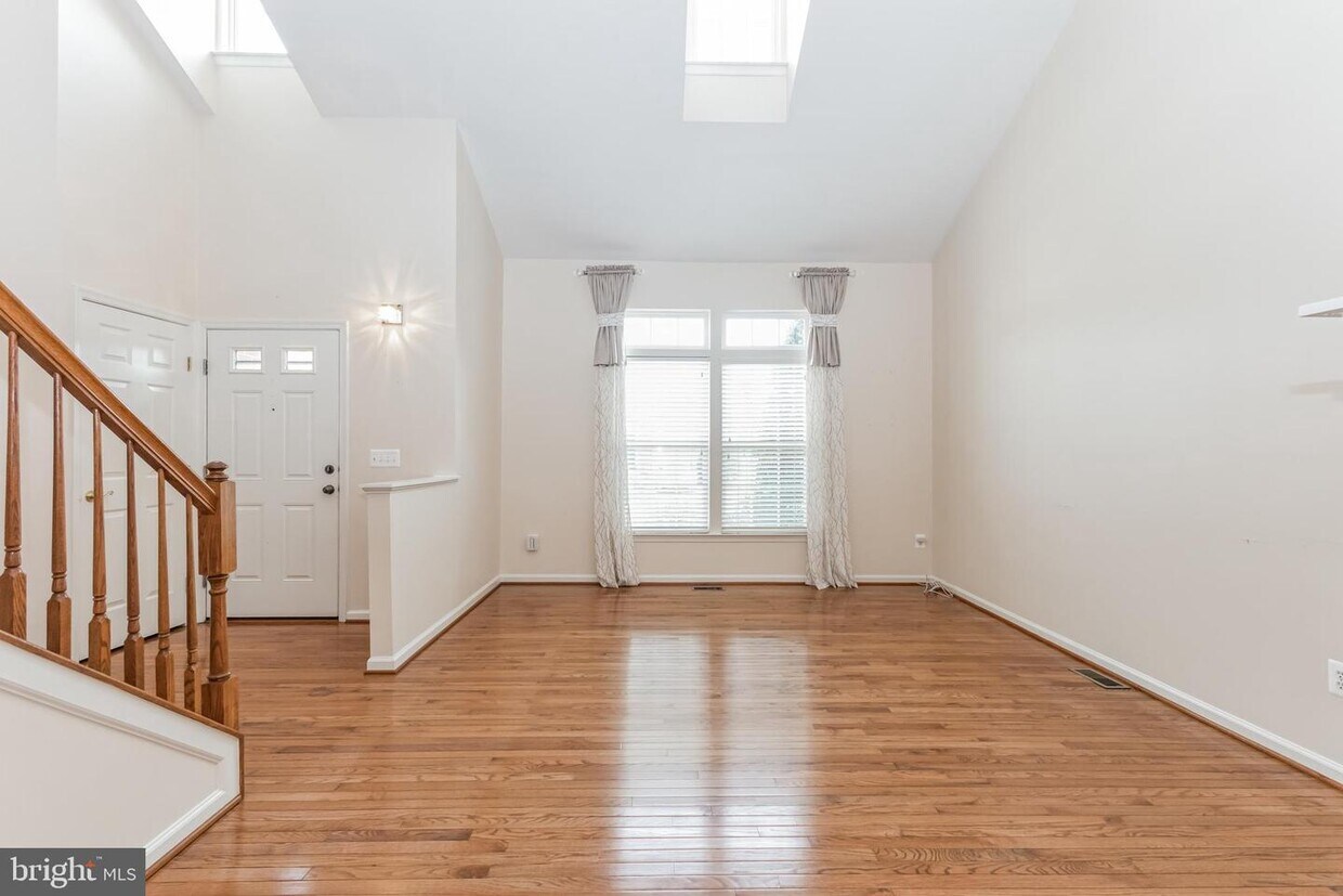 Foto principal - 20884 Conesus Square