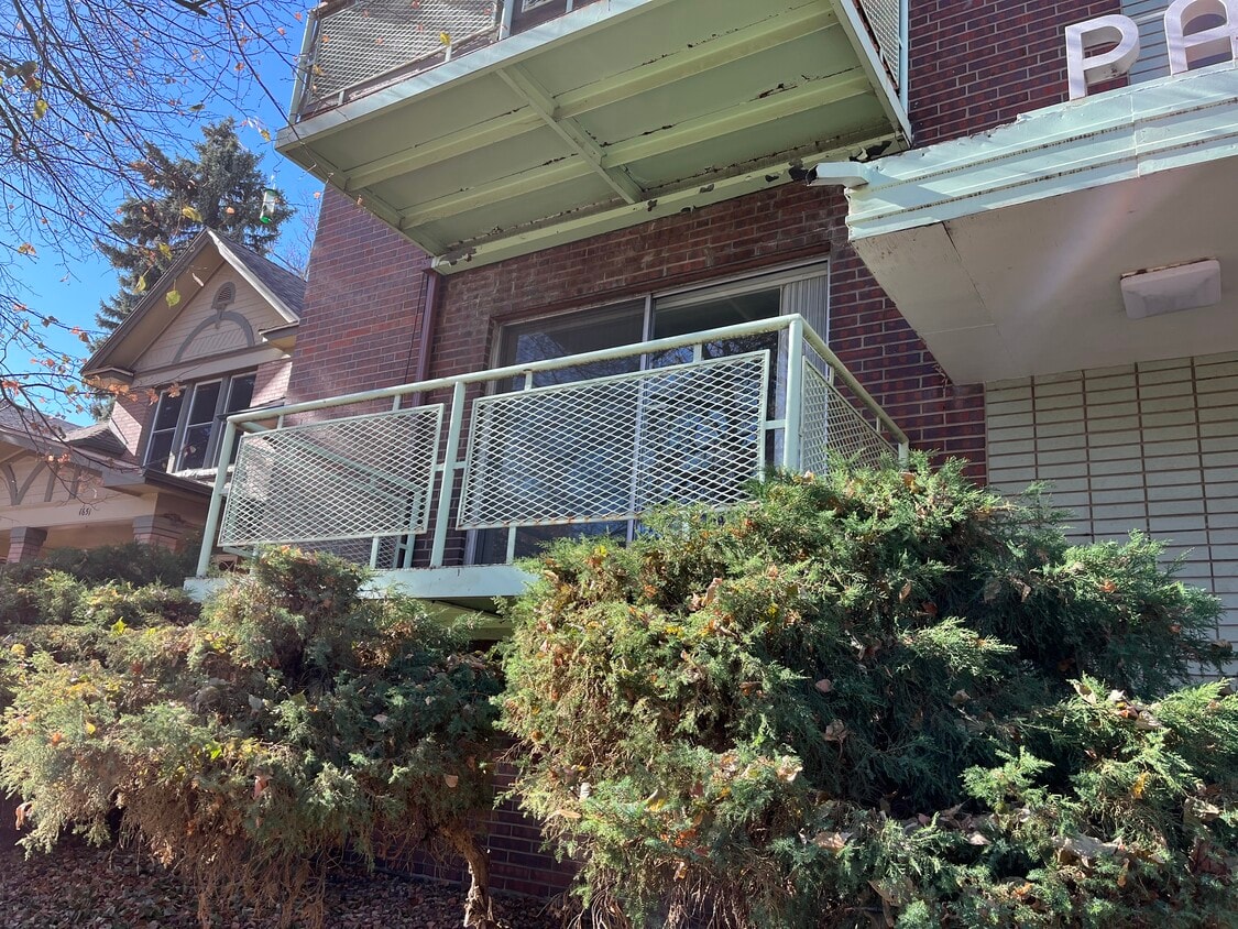 Private Patio - 1661 Cook St