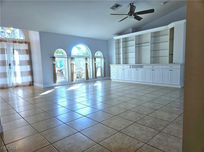 Building Photo - 2537 SW 29th Terrace