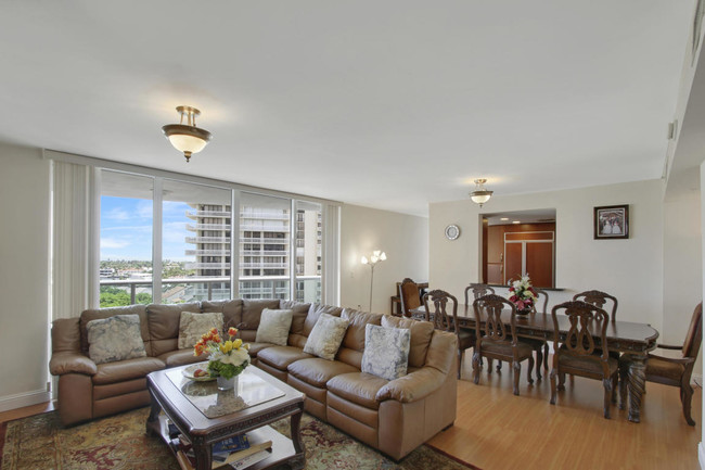 Building Photo - 19400  Turnberry Way 811