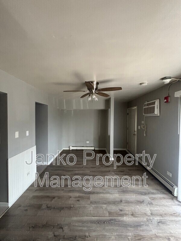 Foto del edificio - 3343 Commercial Ave