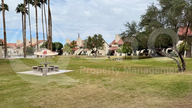 Foto del edificio - 30 E Brown Rd