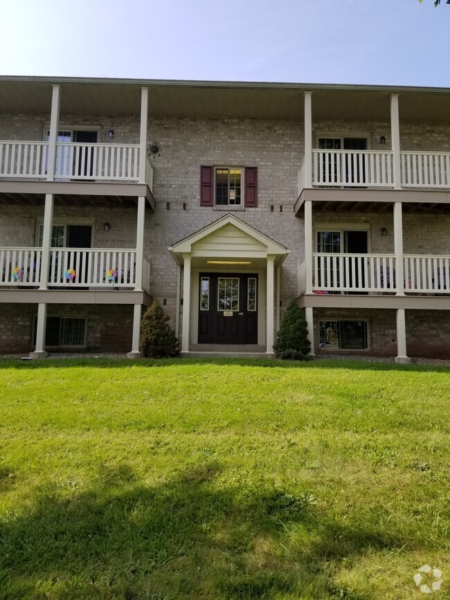 Building Photo - 740 Swinehart Rd