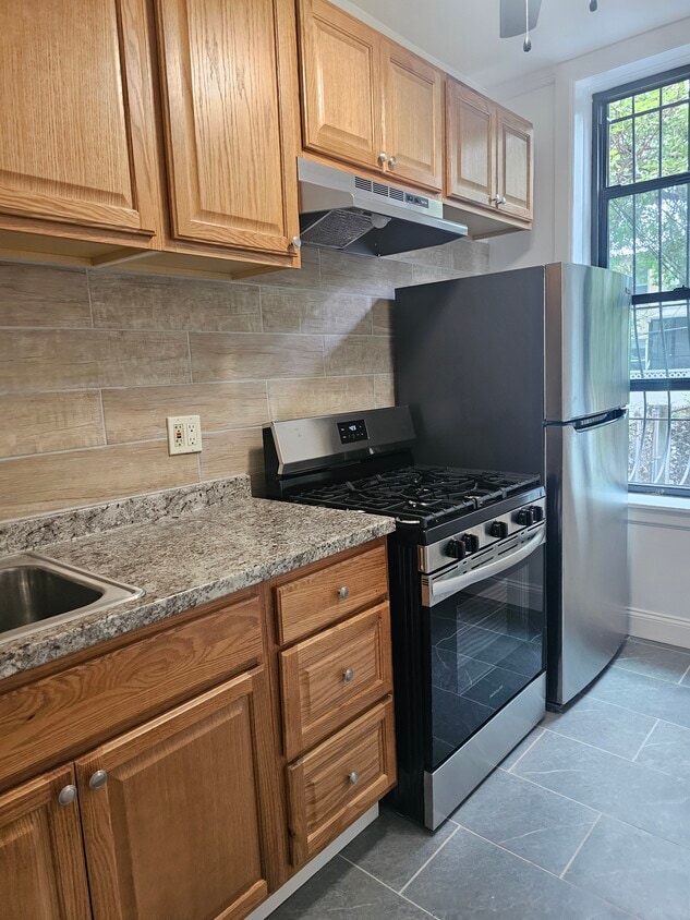 Brand New Kitchen - 331 16th St