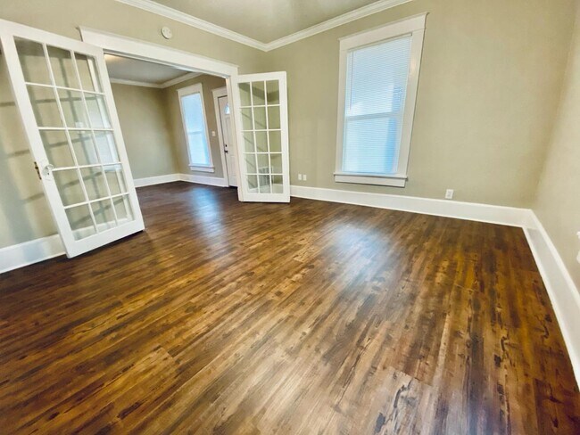 Foto del edificio - 3 bedroom, 2 bathroom recently updated in Cooper Young