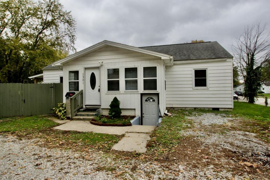 1301 S 3rd St, Lafayette, IN 47905 House Rental in Lafayette, IN