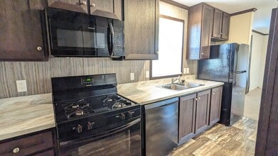 Building Photo - 46000 Geddes Rd