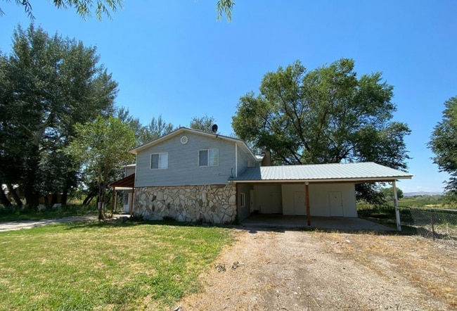 Building Photo - 2011 N 2800 W