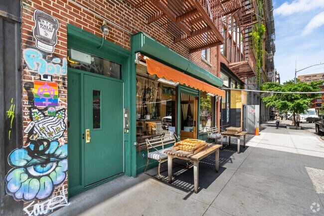 Entrance - 47 Bond St
