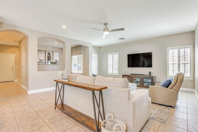 Foto del edificio - 11882 W Washington St