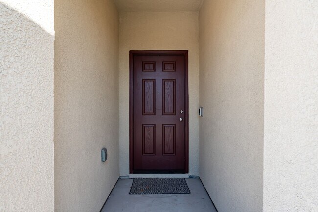 Foto del edificio - Modern, solar-ready, 3 bed / 2 bath House ...
