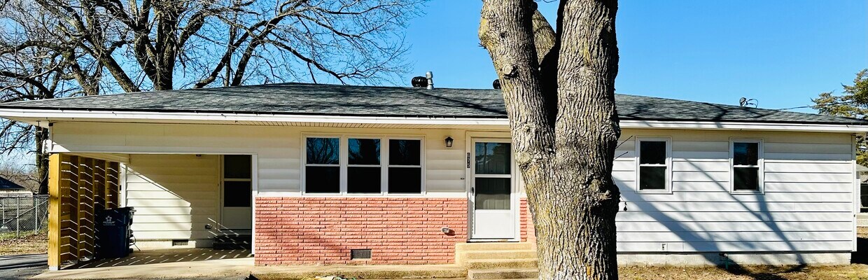 Primary Photo - 675 S Curtis Ave