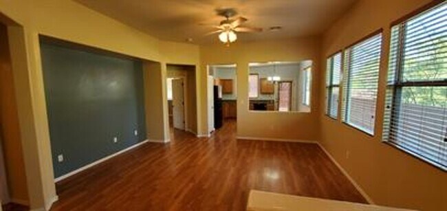 Foto del edificio - 1630 W Gentle Brook Trail