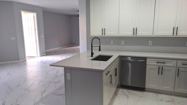 Foto del edificio - 826 Middleton Dr SW