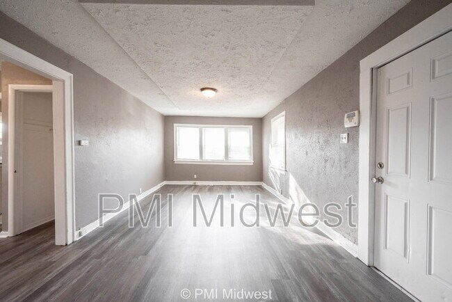Building Photo - 1521 N Tacoma Ave
