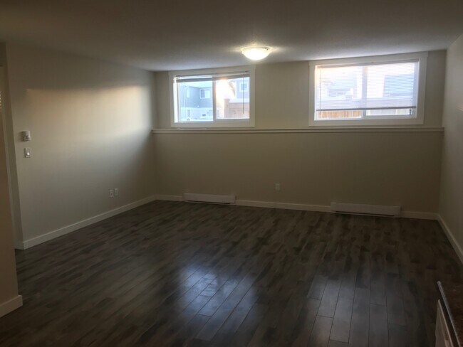 Photo du bâtiment - 1648-1687 87 Ave