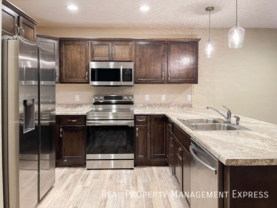 Primary Photo - 3 Bedroom 2.5 Bathroom Single Family Townhome