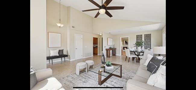 Building Photo - 14637 Poway Mesa Dr