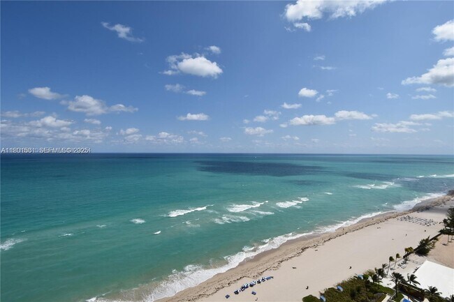 Foto del edificio - 18975 Collins Ave