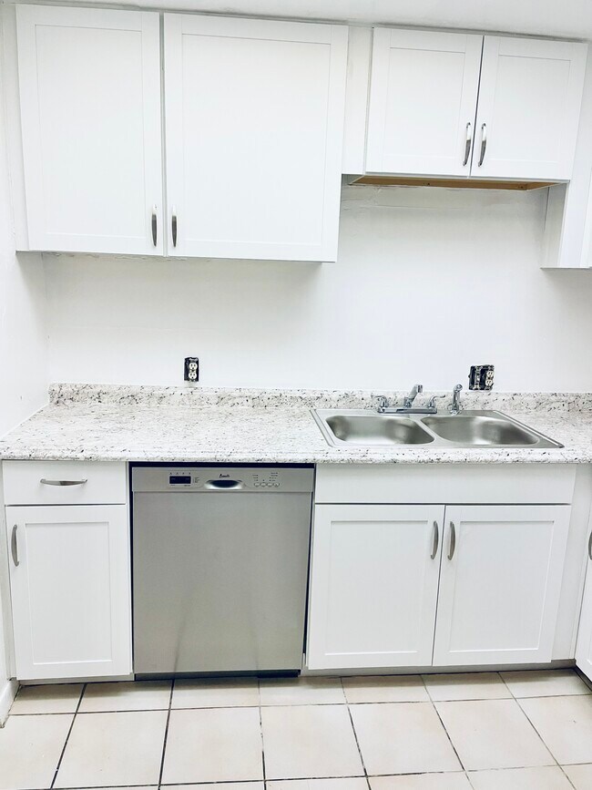 Kitchen 2 - 2500 Coral Springs Dr