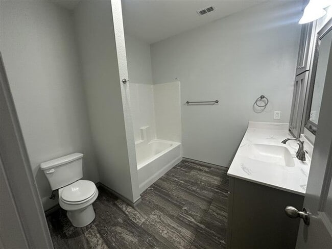 Building Photo - 13314 CR 285-Unit 5