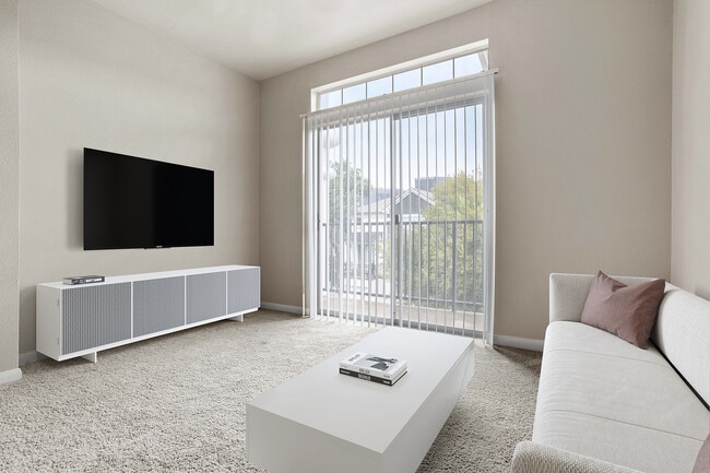 C230670_75West_1B1B_LivingRoomB_02_VS - 75 West