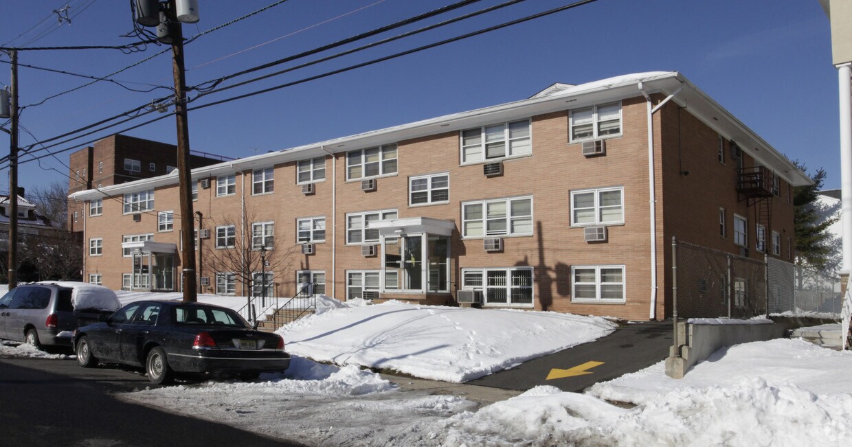Primary Photo - 29-33 Stiles St