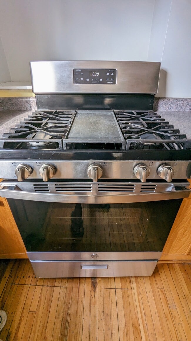 Building Photo - 3017 Knox Ave S