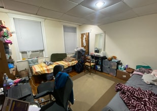 Building Photo - 368 Riverway