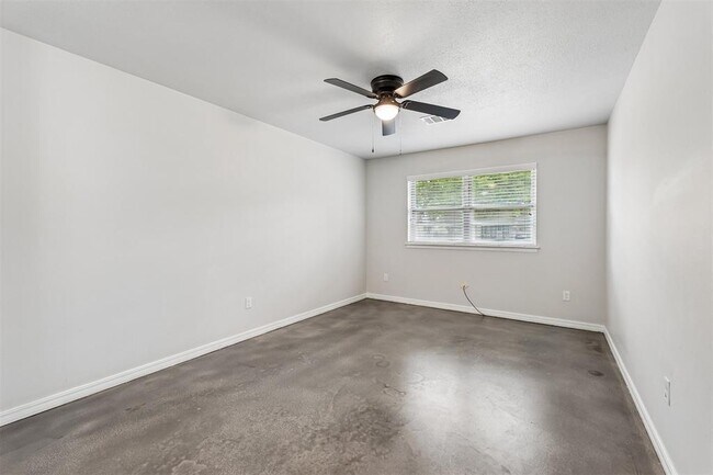 Foto del edificio - 528 N Beard Ave