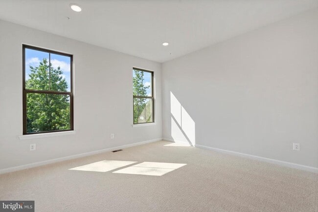 Building Photo - 12711 Cricket Song Wy